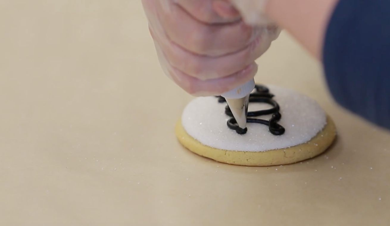 Writing The Year on a Cookie Decortaing Tips with Barbee Cookies