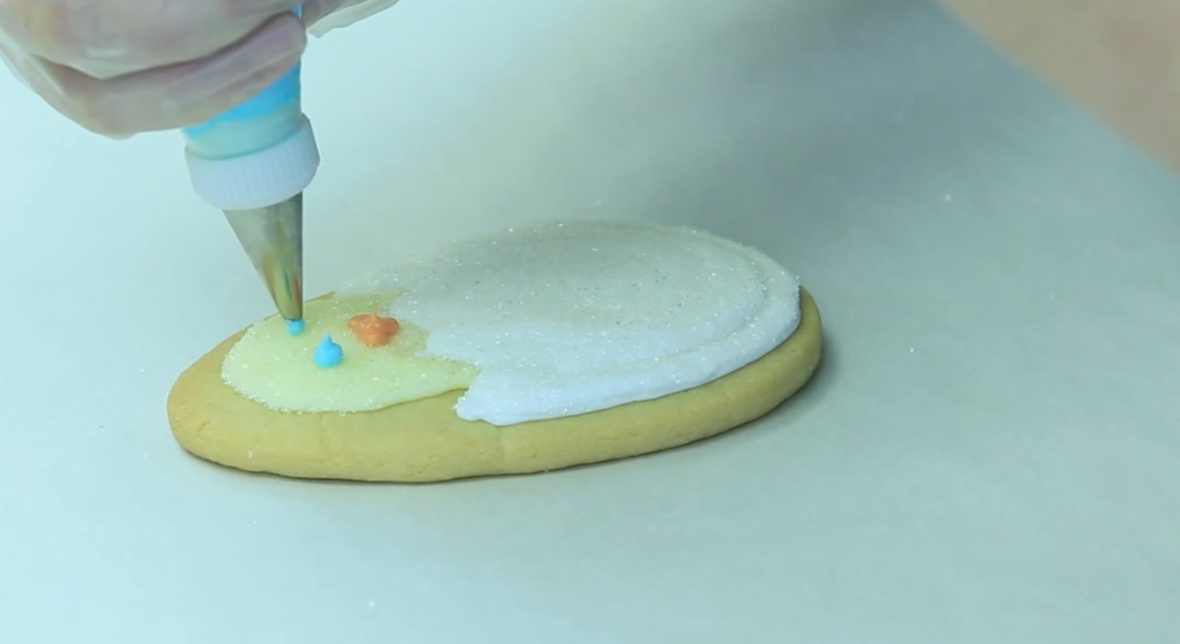 Chick in Egg Cookie Decorating Tips with Barbee Cookies