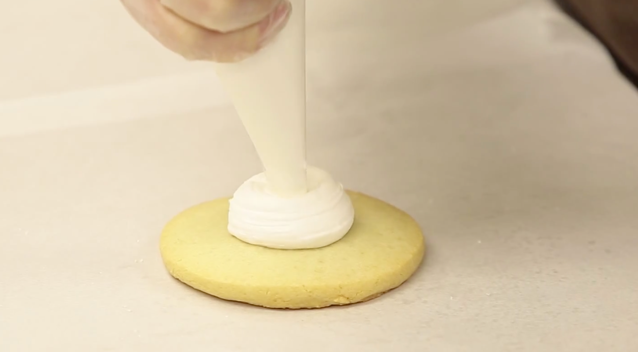 Leprechaun Hat Cookie Decorating Tips with Barbee Cookies